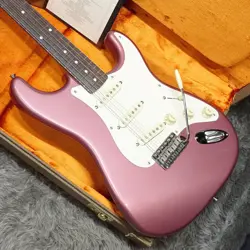 STRATOCASTER RW CHAR