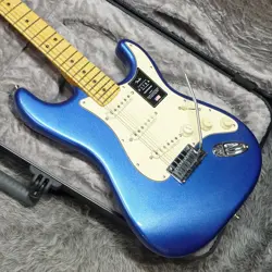 FENDER AMERICAN ULTRA STRATOCASTER MN COBRA BLUE