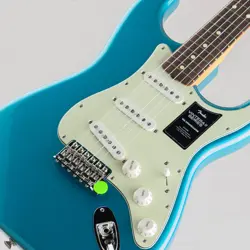 FENDER: VINTERA II '60S STRATOCASTER LAKE PLACID BLUE/R ELECTRIC GUITAR