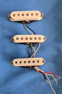 FENDER DELAXDRIVE STRATOCASTER