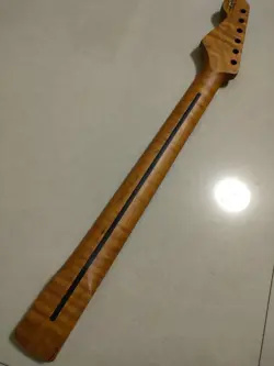 22 FRETS ST TIGER ROASTED FLAME MAPLE STRAT GUITAR NECK NITRO SATIN FOR FENDER