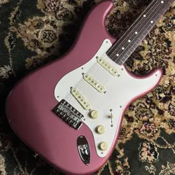 FENDER CHAR STRATOCASTER BURGUNDY ROSEWOOD CHAR SIGNATURE