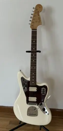 FENDER CLASSIC PLAYER JAGUAR SPECIAL HH ELECTRIC GUITAR WHITE WITH GIG BAG