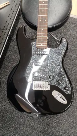 SQUIER BY FENDER AFFINITY STRATOCASTER ELECTRIC GUITAR