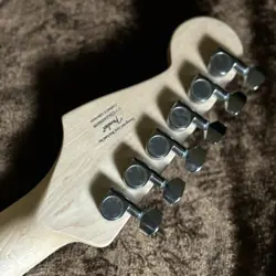 STRATOCASTER HT LAUREL