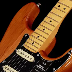STRATOCASTER MAPLE ROASTED
