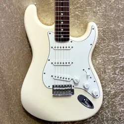STRATOCASTER WHITE SOLID