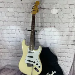 ST-72 STRATOCASTER VINTAGE