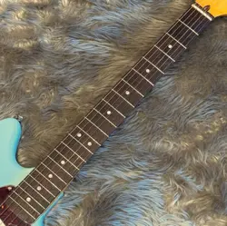 SQUIER BY FENDER CLASSIC VIBE 60S MUSTANG LAUREL FINGERBOARD SONIC BLUE