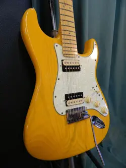 2006 FENDER AMERICAN DELUXE STRATOCASTER,  SHAWBUCKER PICKUPS! ASH BODY