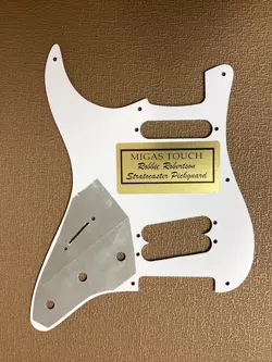 HOLE FENDER STRATOCASTER