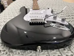 FENDER STRATOCASTER SPECIAL EDITION BLACK 