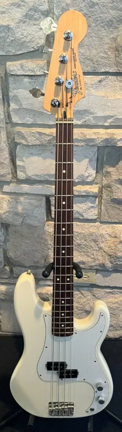 2006 FENDER STANDARD PRECISION BASS  - ARCTIC WHITE - EXCELLENT