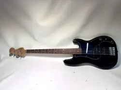 GUITAR P-BASS BLACK!