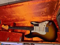 ELECTRIC GUITAR FENDER USA AMERICAN VINTAGE II STRATOCASTER 3TS SUNBURST