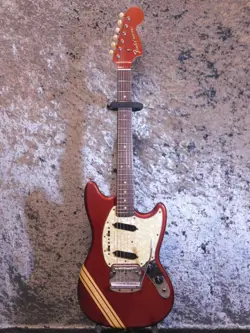 FENDER MUSTANG COMPETITION RED  MATCHING HEAD   69