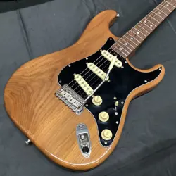 FENDER JAPAN ST68 TX WAL 2002 2004 (FENDER JAPAN STRAT WALNUT)