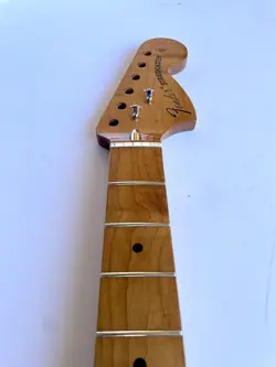 FENDER ROASTED MAPLE VINTERA MOD 70S STRAT NECK, 9.5