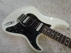 STANDARD STRATOCASTER HSH