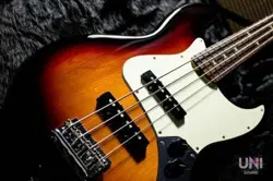 FENDER AMERICAN PROFESSIONAL JAZZ BASS RW / 2018 TRACKING NUMBER