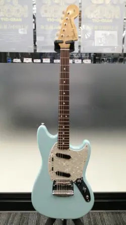 FENDER JAPAN TRADITIONAL 60S MUSTANG ELECTRIC GUITAR 273485