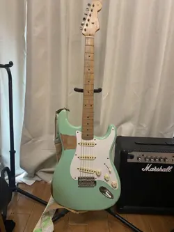 FENDER VINTERA ROADWORN 50SSTRATOCASTER NO.MG1014