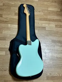 FENDER VINTERA JAZZMASTER