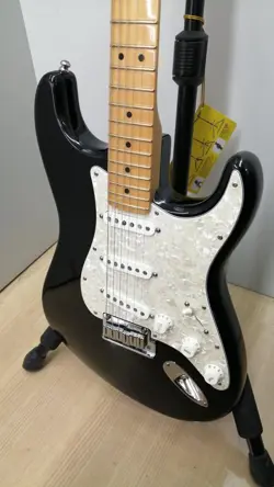 FENDER USA AMERICAN STANDARD STRATOCASTER USED ALDER BODY MAPLE NECK W/GIG CASE