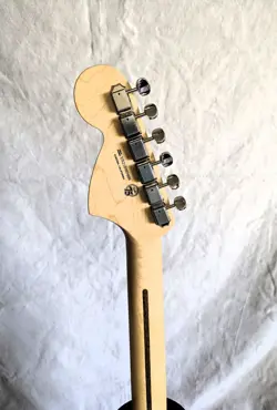 FENDER AMERICAN PERFORMER STRATOCASTER - HONEYBURST WITH ROSEWOOD FINGERBOARD