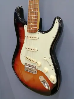 FENDER MEXICO VINTERA 60S STRAT PF 3TS USED 2021 ALDERBODY MAPLENECK W/SOFT CASE