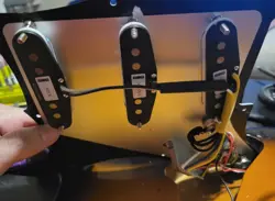 FENDER SQUIER STRATOCASTER