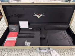 FENDER CUSTOM SHOP ELECTRIC GUITAR CASE + CANDY