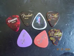 GUITAR PICKS: