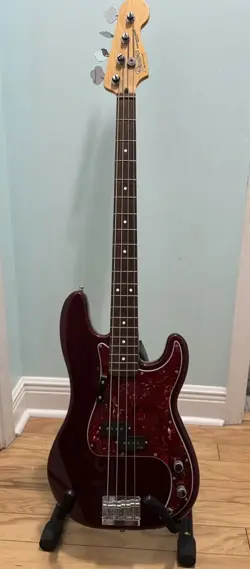 PRECISION P-BASS MIM