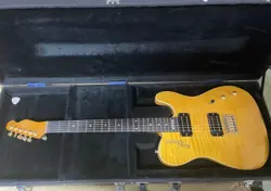 SIGNATURE MODEL AUTOGRAPHED