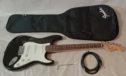 SQUIER BY FENDER STRAT AFFINITY SERIES GLOSS BLACK ELECTRIC GUITAR & BAG - READ