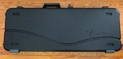 FENDER DELUXE MOLDED CASE STRATOCASTER/TELECASTER GUITAR HARDSHELL CASE BLACK