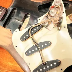 RELIC 1960 STRATOCASTER
