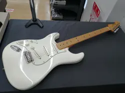 FENDER MEXICO  STRATOCASTER (NO241210)