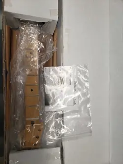 FENDER PLAYER SERIES STRATOCASTER NECK, 22 MEDIUM-JUMBO FRETS 9.5