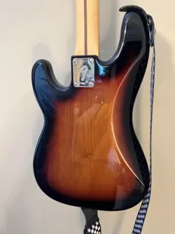 FENDER PLAYER PRECISION BASS - 3-COLOR SUNBURST MIM