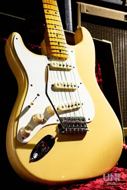 21957 STRATOCASTER LEFT-HAND