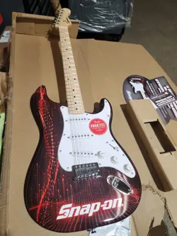 SNAP-ON FENDER SQUIER