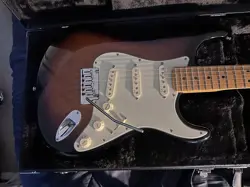 2014 FENDER USA AMERICAN DELUXE STRATOCASTER AND CASE