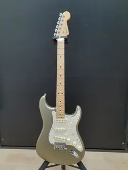 FENDER AMERICAN ELITE STRATOCASTER ELECTRIC GUITAR SAFE DELIVERY FROM JAPAN