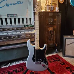 1979 FENDER STRATOCASTER 25TH ANNIVERSARY SILVER METALLIC