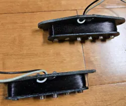 ** FENDER STRATOCASTER