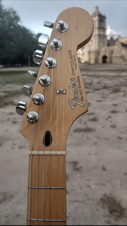 STRATOCASTER MIM STANDARD