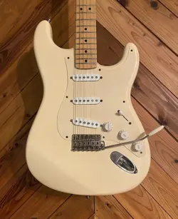 FENDER JIMMIE VAUGHAN 1997 ELECTRIC GUITAR