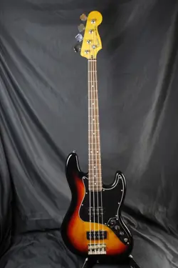 4-STRING RARE W/